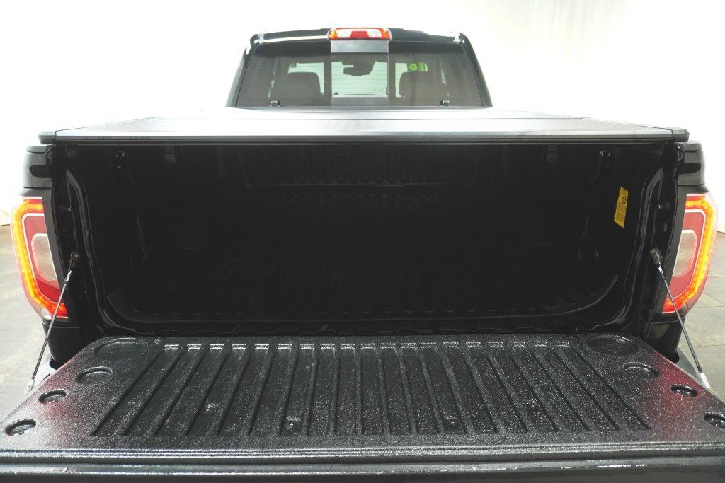 Used 2016 GMC Sierra 1500 SLT w/ SLT Premium Package AWD/4WD image 6