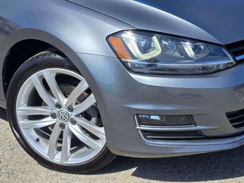 Used 2015 Volkswagen Golf 4-Door FWD image 9