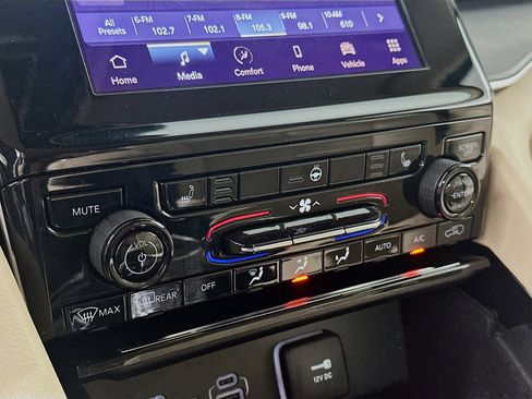 Used 2021 Jeep Grand Cherokee L Limited image 23