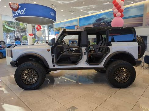 New 2025 Ford Bronco Badlands AWD/4WD image 4
