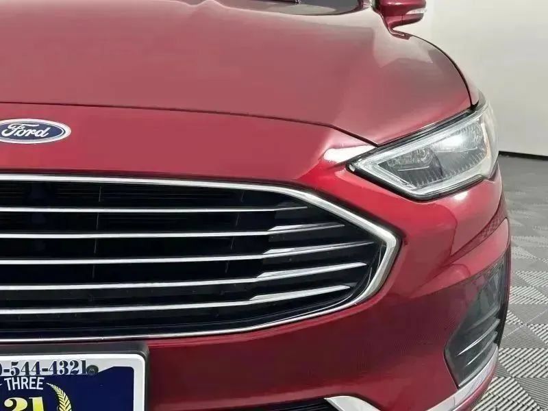Used 2019 Ford Fusion SEL FWD image 5