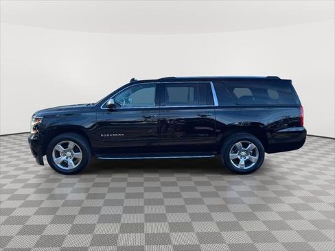 Used 2020 Chevrolet Suburban Premier image 4