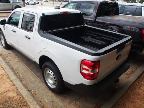 Certified 2025 Ford Maverick XL FWD image 5
