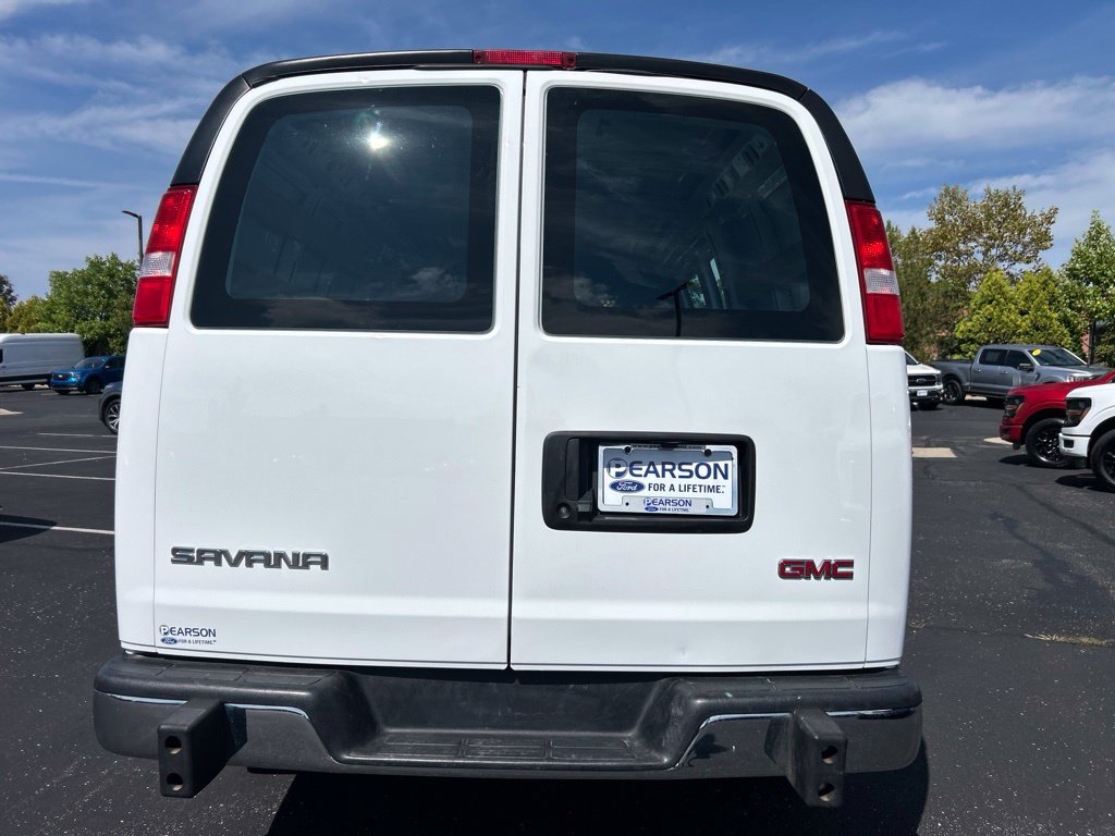 Used 2025 GMC Savana 2500 w/ Driver Convenience Package RWD image 5
