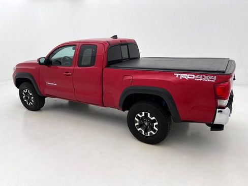Used 2016 Toyota Tacoma TRD Off-Road w/ Towing Package AWD/4WD image 10