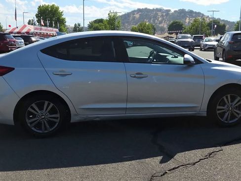 Used 2017 Hyundai Elantra SE w/ SE A/T Tech Package 03 FWD image 9