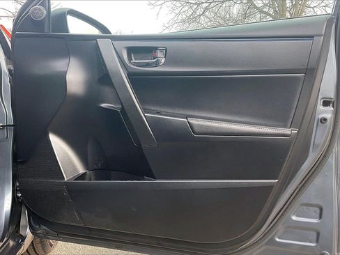 Used 2017 Toyota Corolla SE w/ SE Premium Package image 24