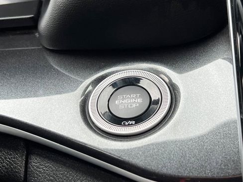 Used 2022 Jeep Grand Cherokee L Laredo AWD/4WD image 33