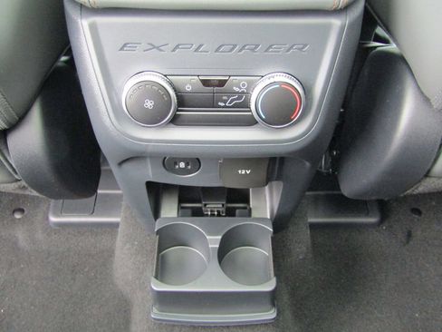 New 2025 Ford Explorer Active w/ Active Comfort Package image 32