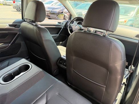 Used 2015 Volkswagen Golf S FWD image 38