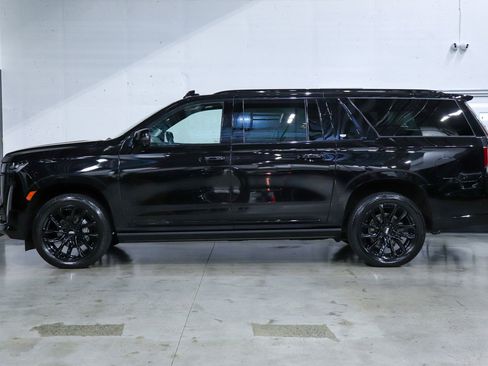 Used 2022 Cadillac Escalade ESV Sport Platinum w/ LPO, ONYX Package image 2