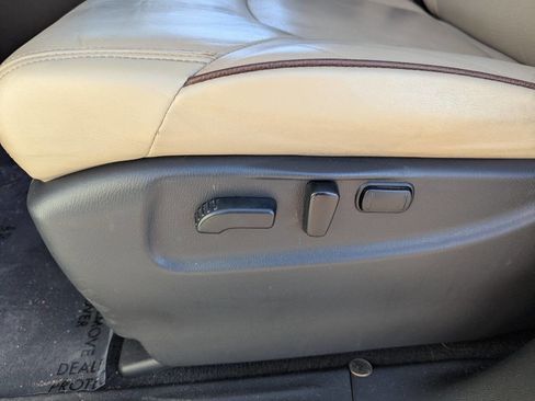 Used 2017 Nissan Armada Platinum w/ Captain Seat Package image 27