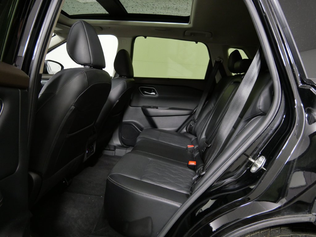 Used 2023 Nissan Rogue Platinum AWD/4WD image 19