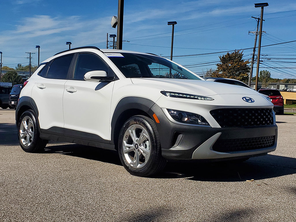 Used 2023 Hyundai Kona SEL FWD image 3