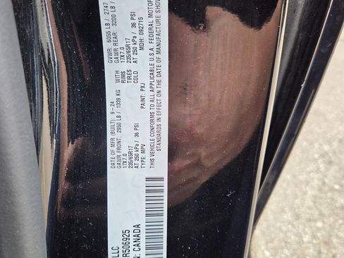 Used 2025 Chrysler Pacifica Select FWD image 36