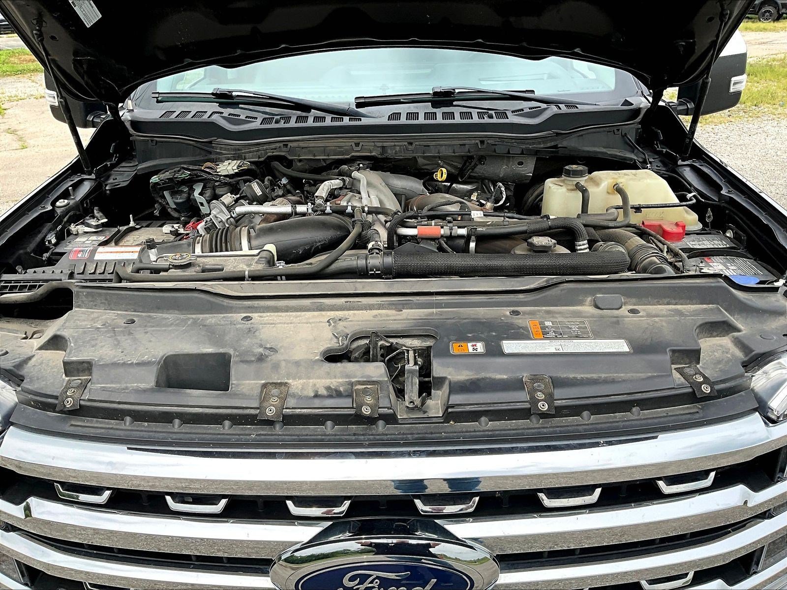 Used 2023 Ford F350 Lariat w/ Lariat Ultimate Package AWD/4WD image 31