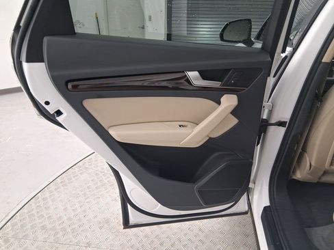 Used 2018 Audi Q5 Premium Plus w/ Premium Plus Package image 29