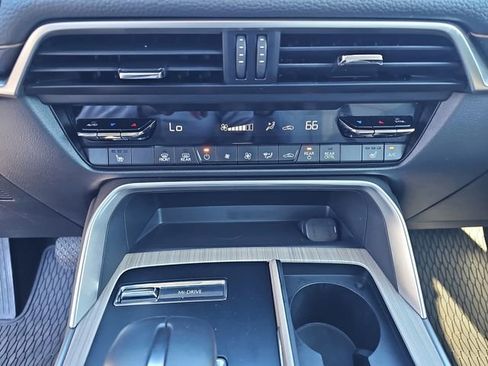 Used 2024 MAZDA CX-90 3.3 Turbo w/ Premium Package image 29