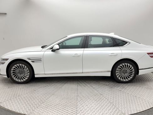 Certified 2024 Genesis G80 image 5