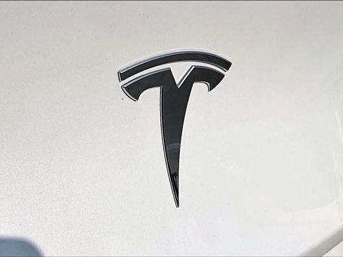 Used 2021 Tesla Model Y Long Range AWD/4WD image 28