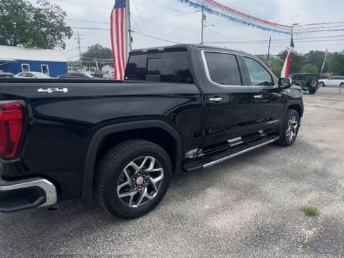 Used 2023 GMC Sierra 1500 SLT w/ SLT Premium Plus Package AWD/4WD image 8