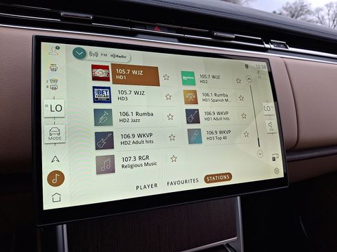 New 2026 Land Rover Range Rover Long Wheelbase SE AWD/4WD image 9