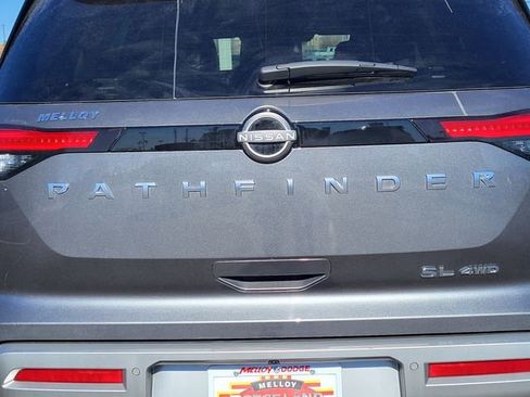 Used 2025 Nissan Pathfinder SL image 7