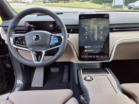 New 2025 Volvo EX90 Ultra w/ Protection Package Premier image 27