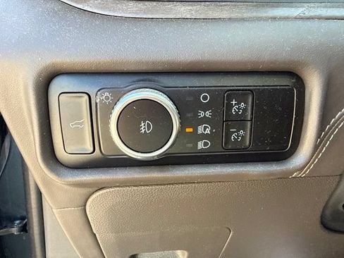 Certified 2023 Ford Explorer Platinum w/ Technology Package AWD/4WD image 25