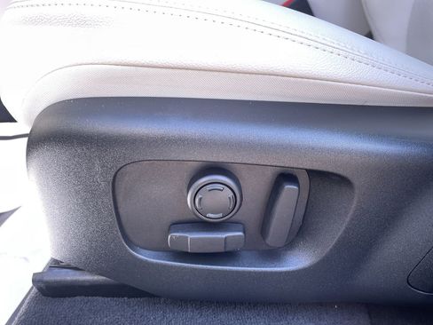 Used 2023 Land Rover Range Rover Velar S image 21