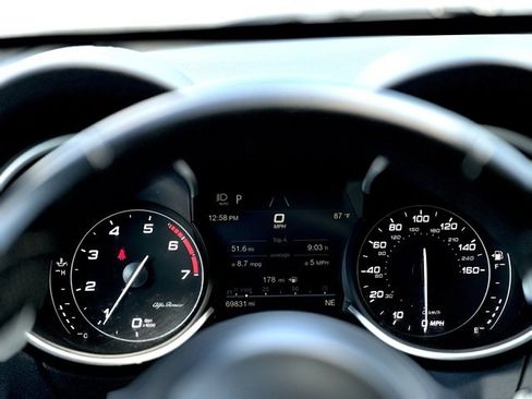 Used 2022 Alfa Romeo Stelvio Sprint image 40