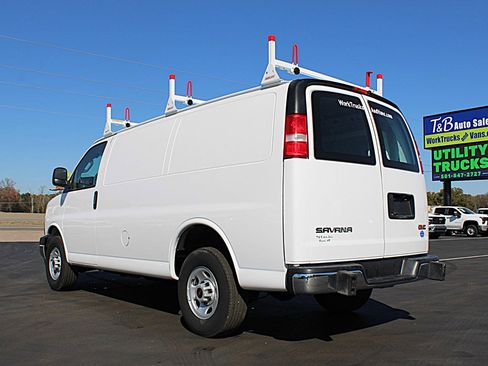 Used 2024 GMC Savana 2500 w/ Driver Convenience Package image 5
