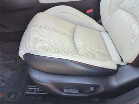 Used 2018 MAZDA MAZDA3 Grand Touring w/ Premium Equipment Package FWD image 13