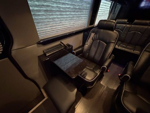 Used 2014 Mercedes-Benz Sprinter 2500 image 31
