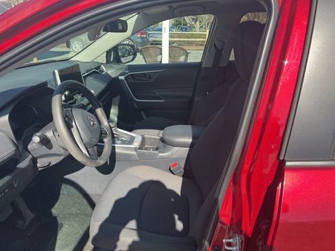 Used 2025 Toyota RAV4 LE AWD/4WD image 6