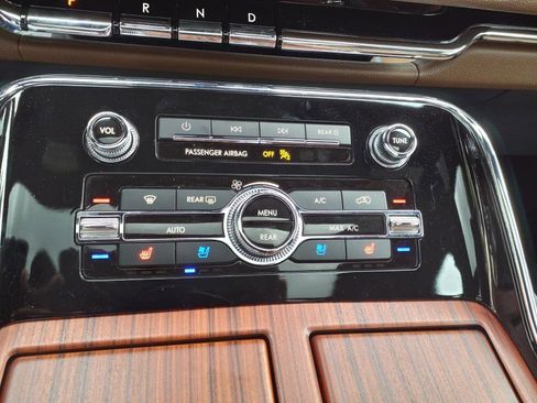 Certified 2024 Lincoln Navigator Reserve image 38