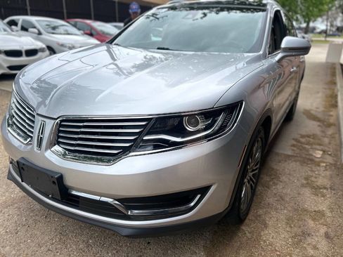 Used 2016 Lincoln MKX Reserve w/ Climate Package image 2