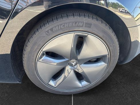Used 2020 Tesla Model 3 Standard Range RWD image 14