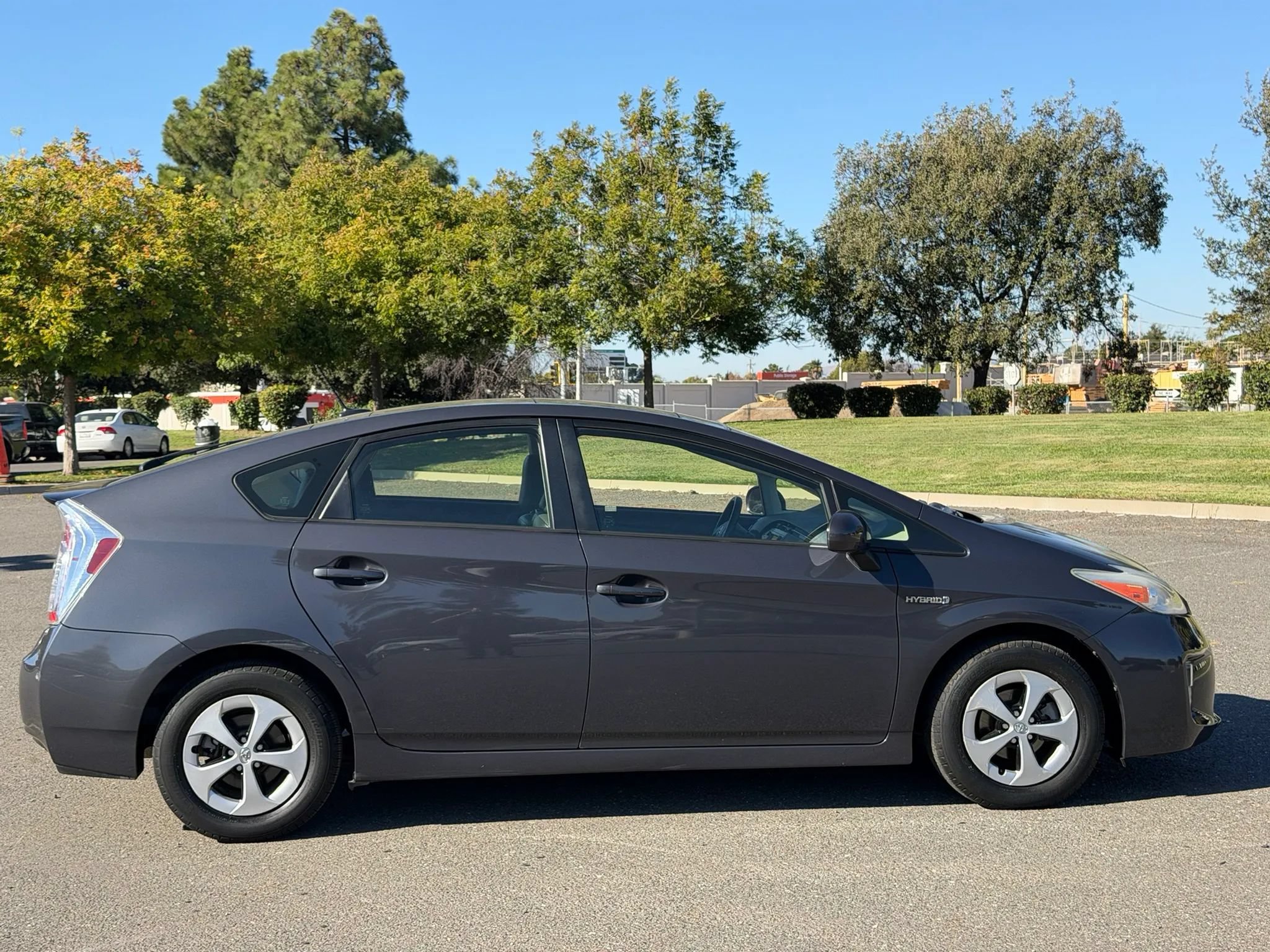 Used 2012 Toyota Prius Four w/ Deluxe Solar Roof Pkg FWD image 6