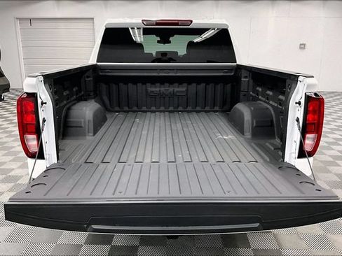 Used 2026 GMC Sierra 1500 SLE w/ X31 Off-Road Package AWD/4WD image 32