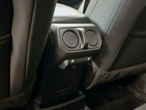 Used 2023 Jeep Wrangler Unlimited AWD/4WD image 27