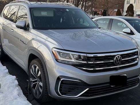 Used 2021 Volkswagen Atlas SEL Premium image 2