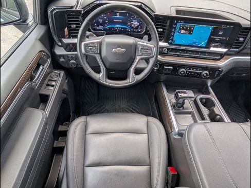 Used 2025 Chevrolet Silverado 1500 LT Trail Boss w/ Convenience Package II AWD/4WD image 8