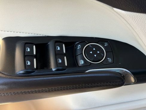 Used 2019 Lincoln MKC Select w/ Select Plus Package FWD image 14