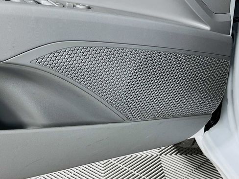 Certified 2024 Hyundai Elantra SE image 18