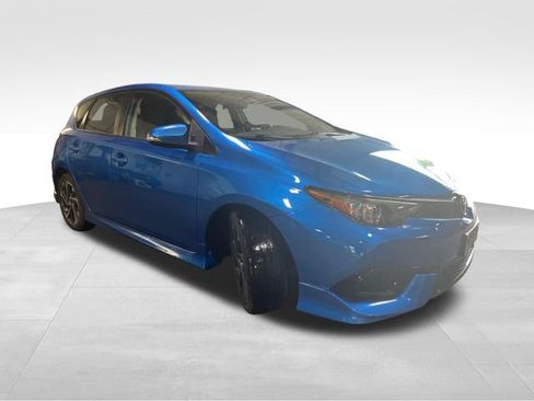Used 2018 Toyota Corolla iM w/ All-Weather Mat Package FWD image 8