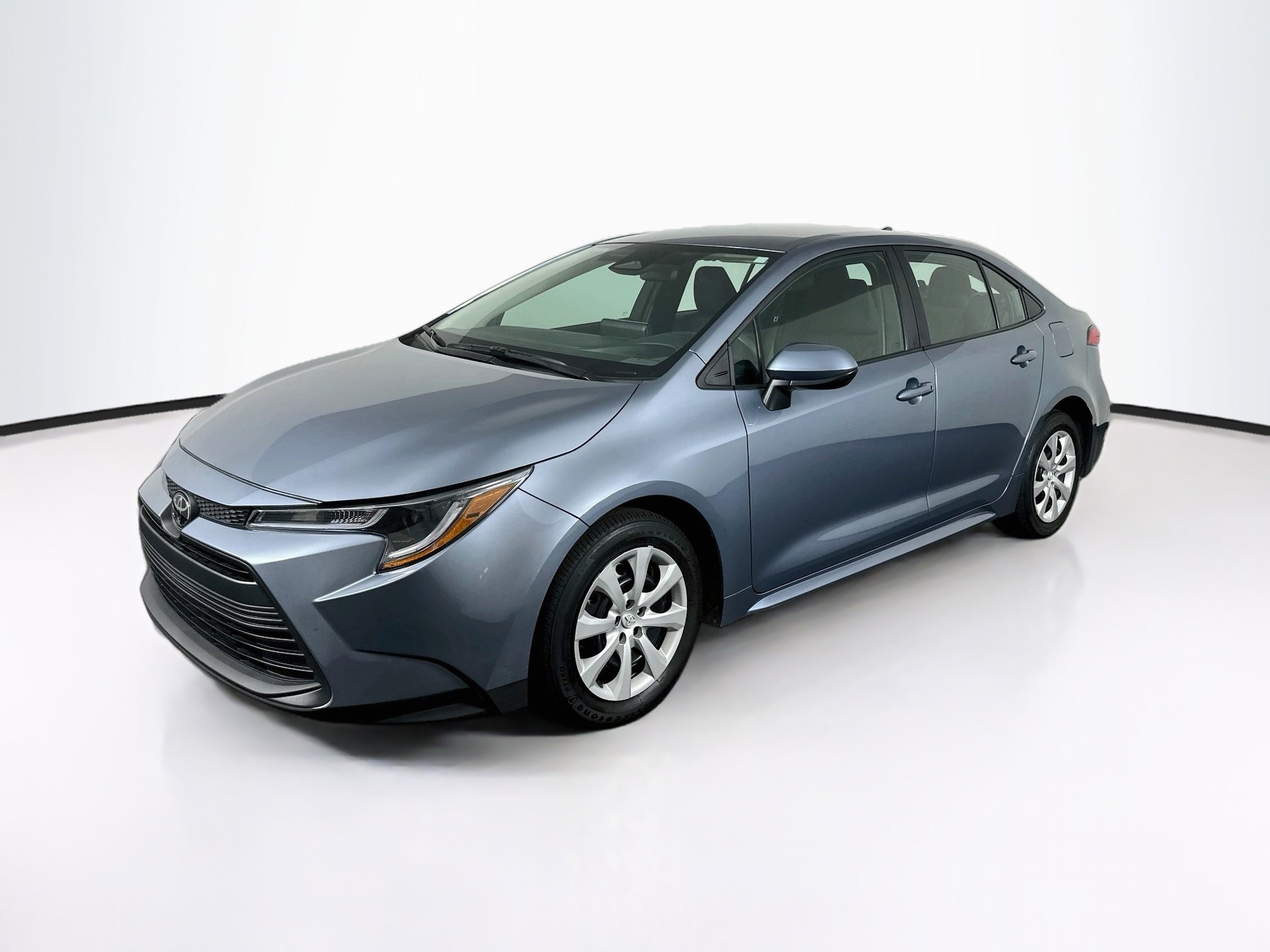 Used 2025 Toyota Corolla LE FWD image 3