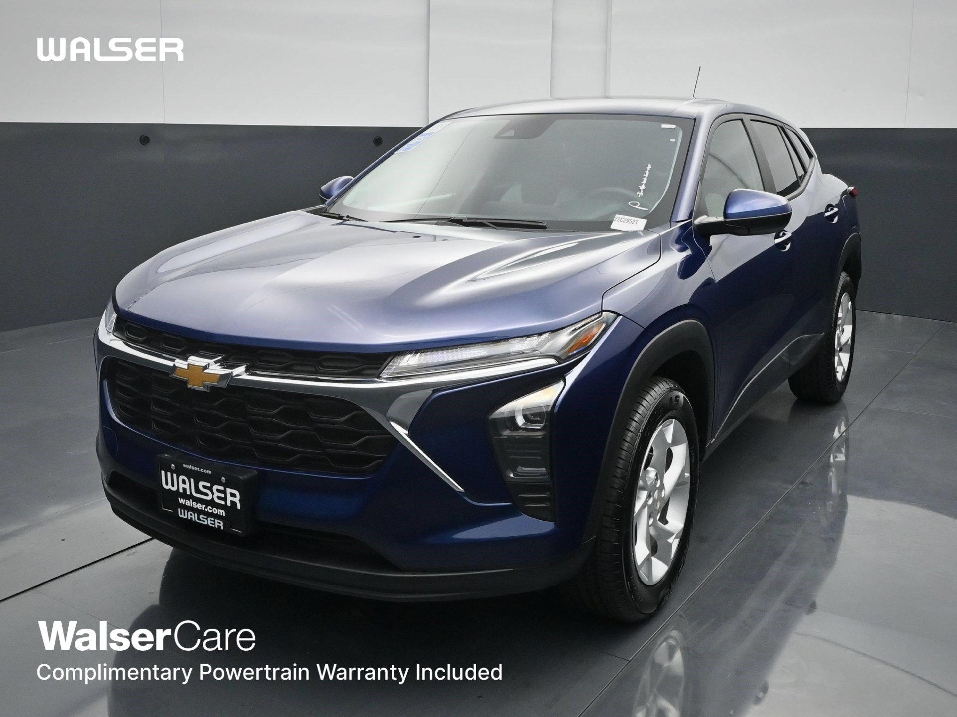 Used 2024 Chevrolet Trax LS w/ LS Convenience Package FWD image 1