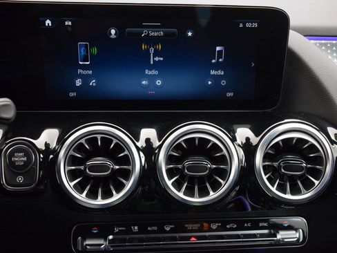 Certified 2025 Mercedes-Benz GLA 250 image 25