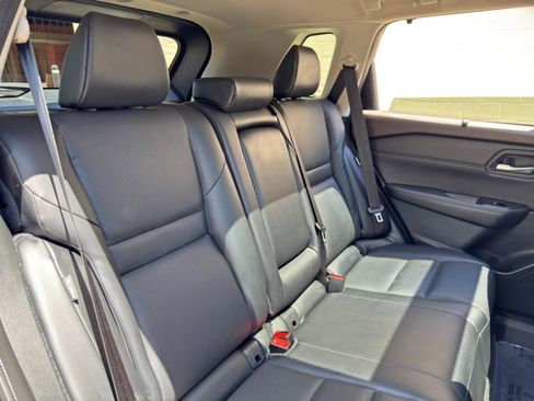 Used 2023 Nissan Rogue SV w/ SV Premium Package FWD image 34